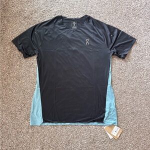On Running Run on Clouds Performance-T short sleeve, Men’s L